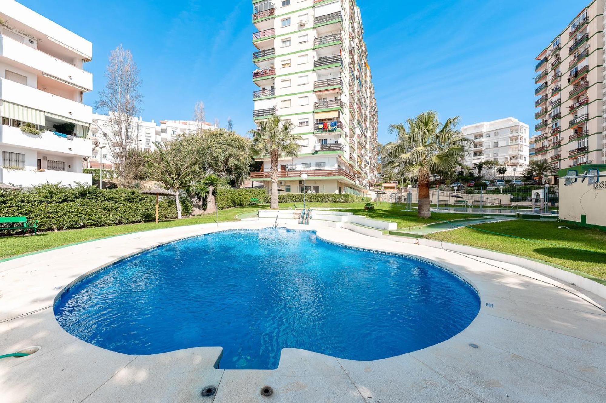 797 - Acogedor Con Hermosas Vistas Benalmadena